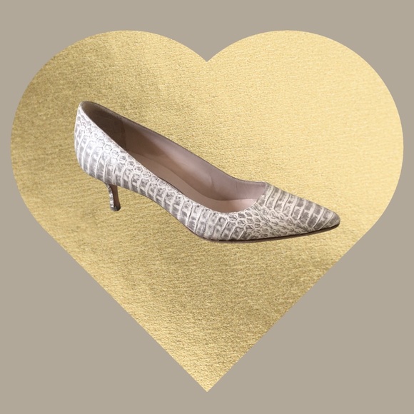 Manolo Blahnik Python Pointed Toe Pump - Picture 13 of 16